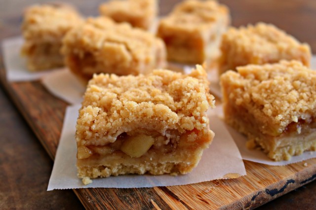 Apple Crumble Bars