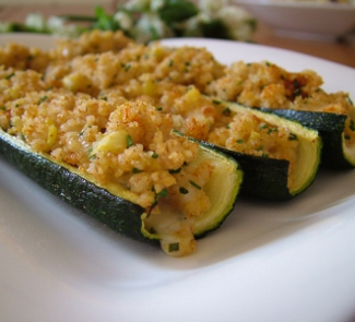 Stuffed zucchini boates